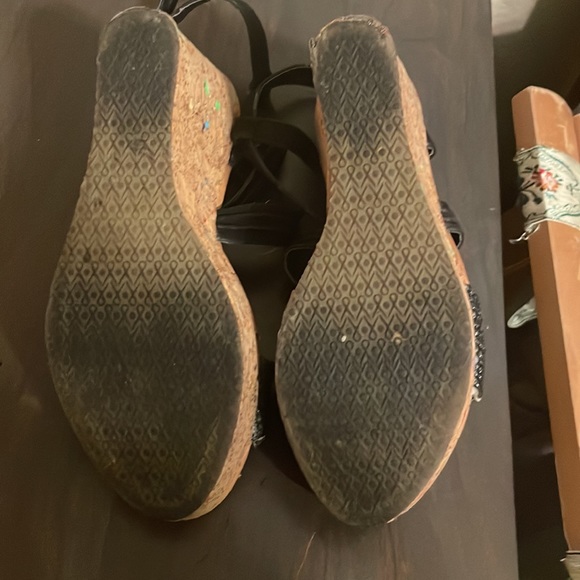 Strappy wedges - Picture 3 of 3